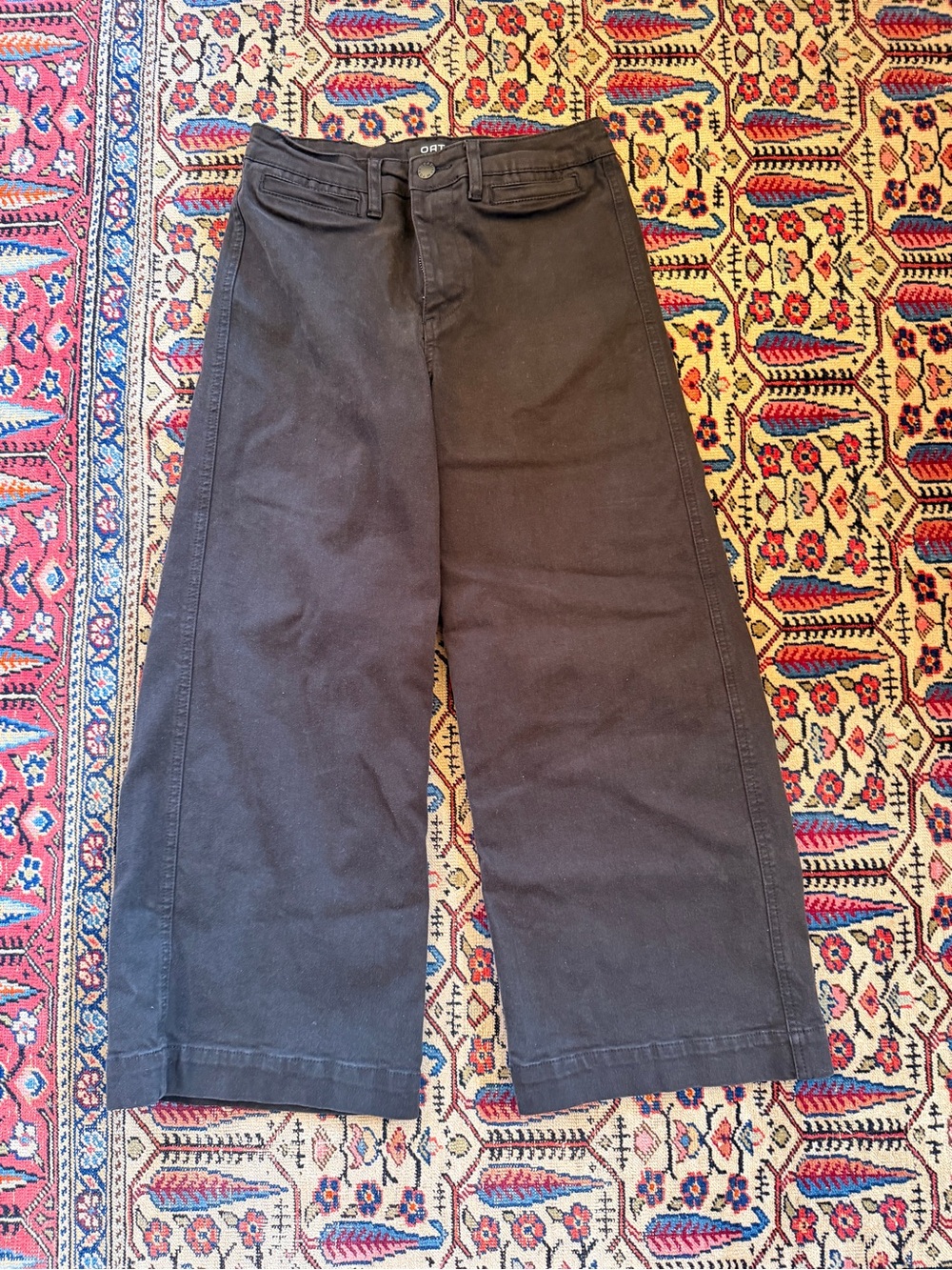 Oat New York Wide-Leg Crop in Charcoal Black